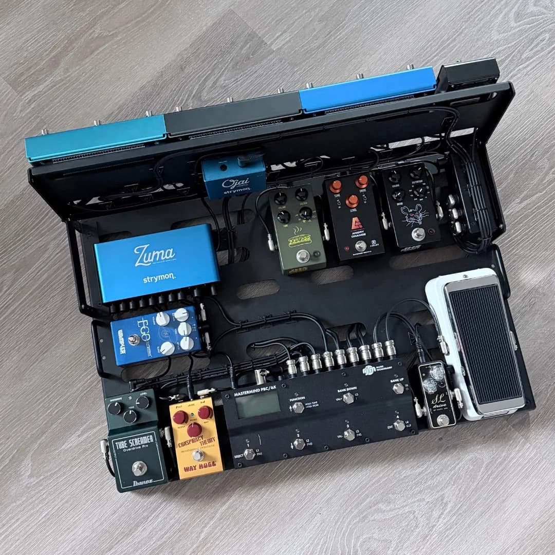 Custom pedalboard built by The Rig Doctor